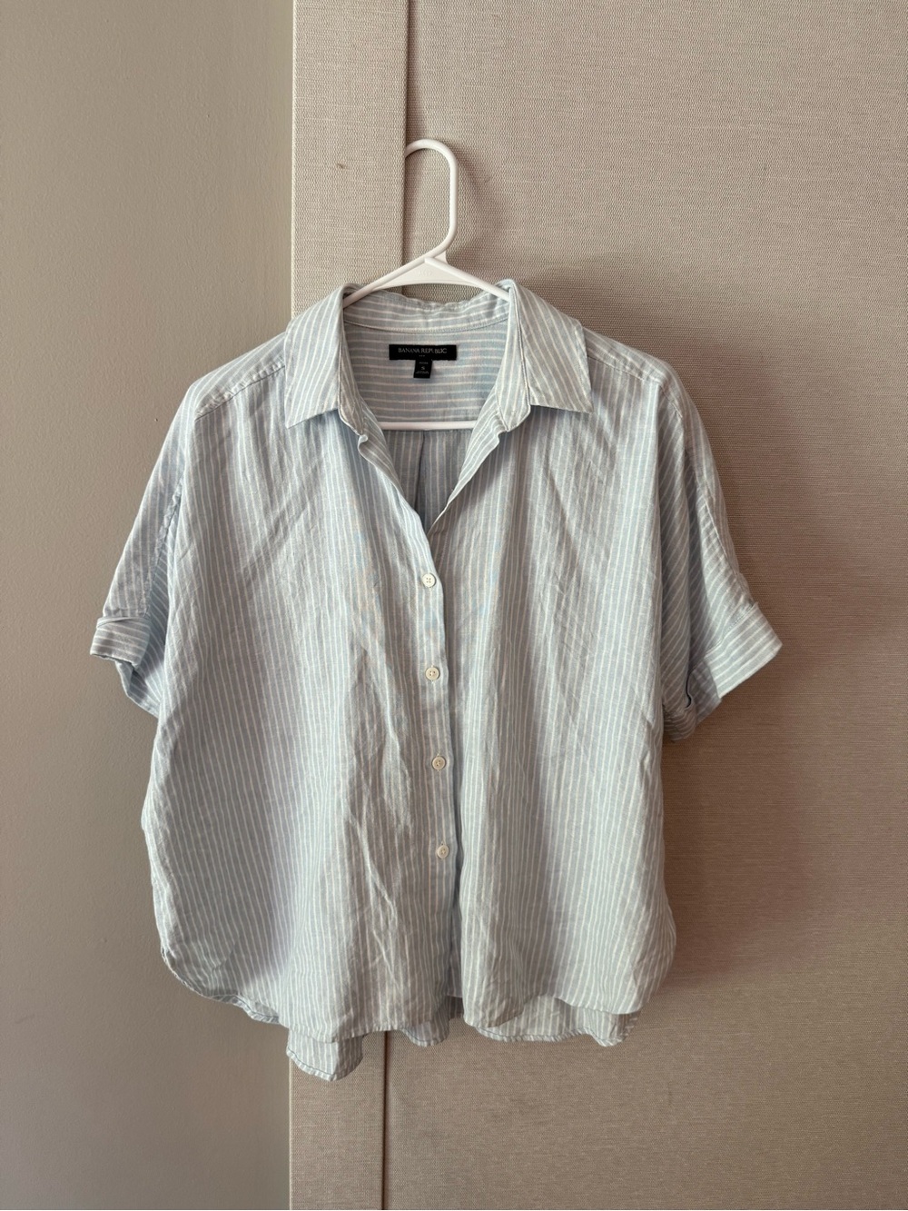 Banana Republic Pale Blue & White Striped Short-Sleeve Button-Down Shirt
